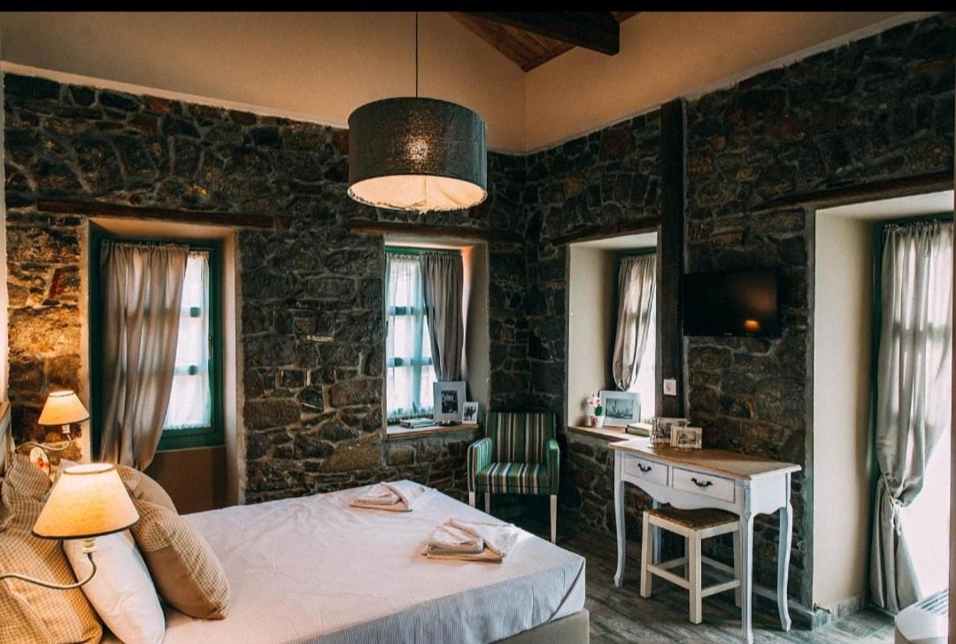 Axiokersa Suites Samothraki Bagian luar foto